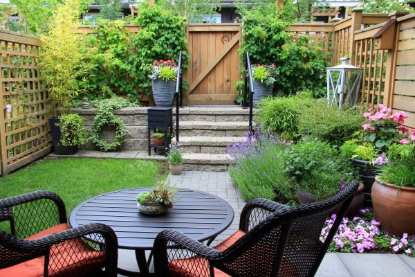 Small Yard Landscaping in Owensboro