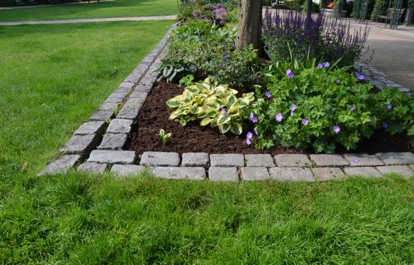 Flower Bed Mulching in Owensboro